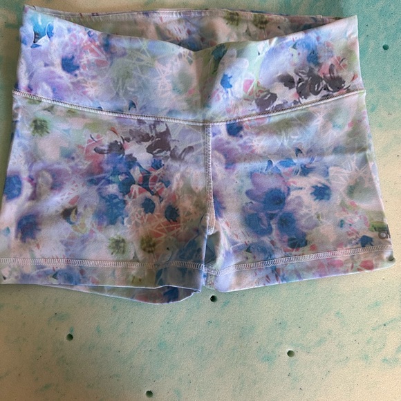 ALO Yoga Floral Athletic Shorts - Blue and Purple - Picture 1 of 3